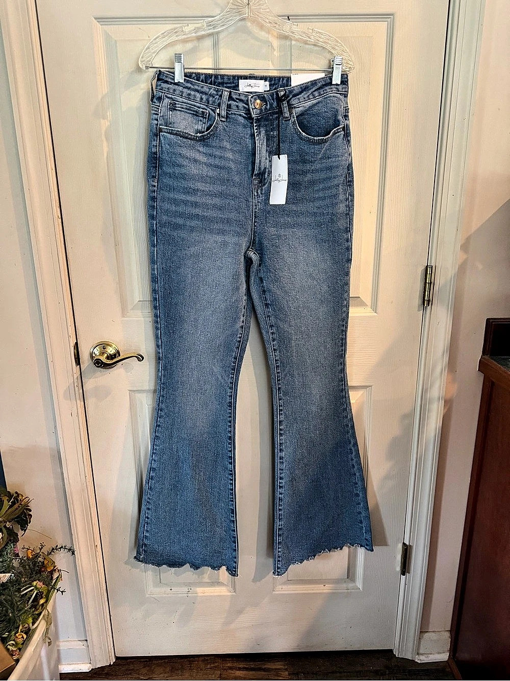 NWT JELLY JEANS Flare Leg Jeans RAW SCALLOPED HEM 11